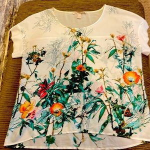Dainty medium size Cream Floral Print Forever 21 blouse